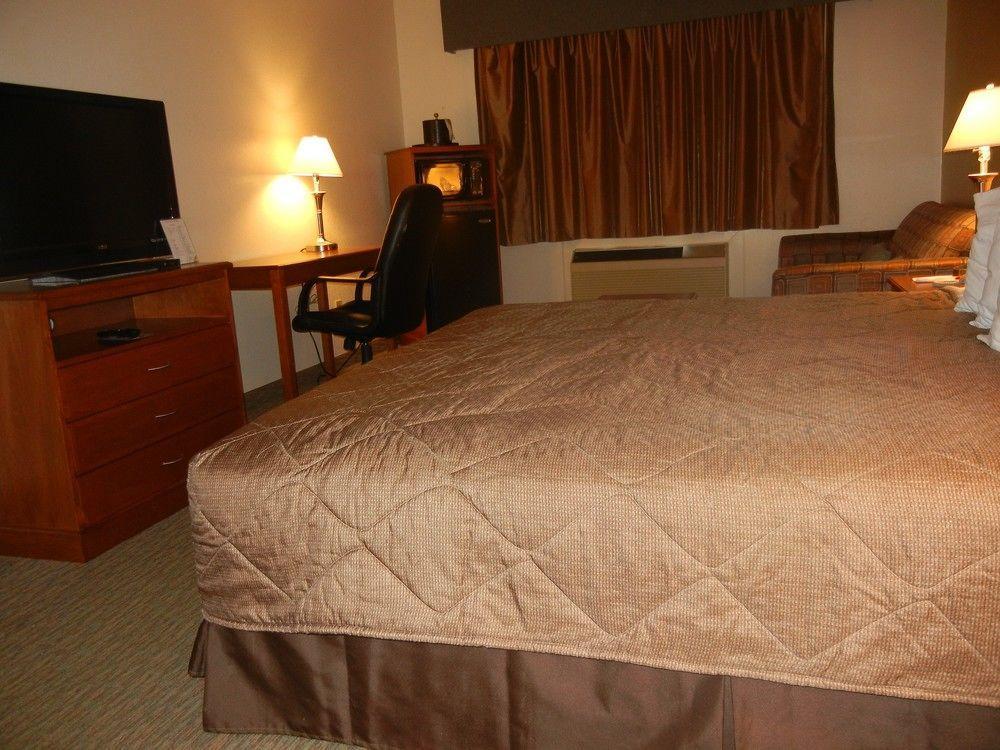 Days Inn By Wyndham Phenix City Near Fort Moore Kültér fotó